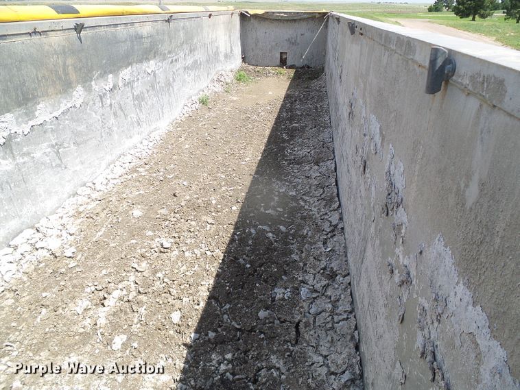 image for item DI5652 1998 CMC T-102 Rail  end dump trailer