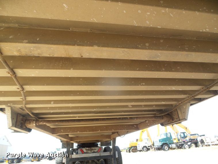 image for item DI5652 1998 CMC T-102 Rail  end dump trailer