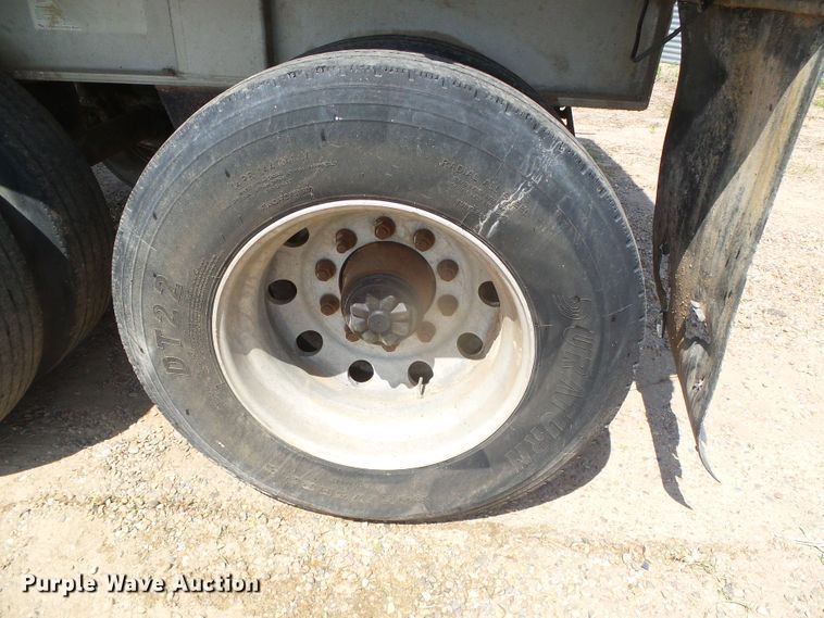 image for item DI5652 1998 CMC T-102 Rail  end dump trailer