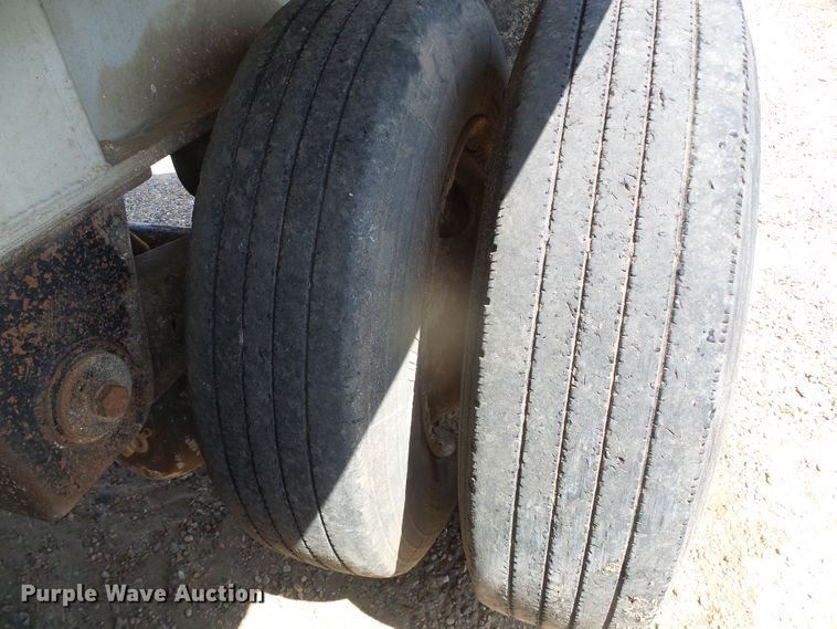 image for item DI5652 1998 CMC T-102 Rail  end dump trailer