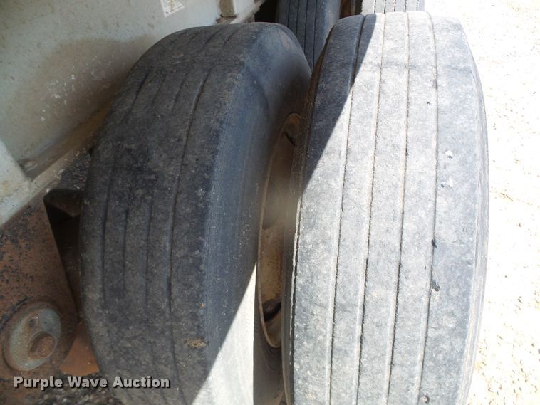 image for item DI5652 1998 CMC T-102 Rail  end dump trailer