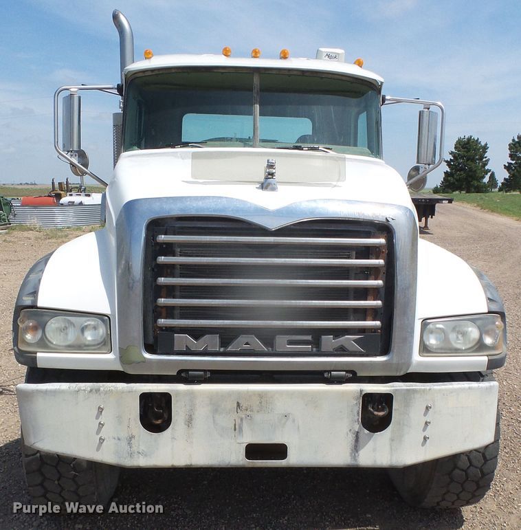 image for item DI5653 2007 Mack CTP  semi truck