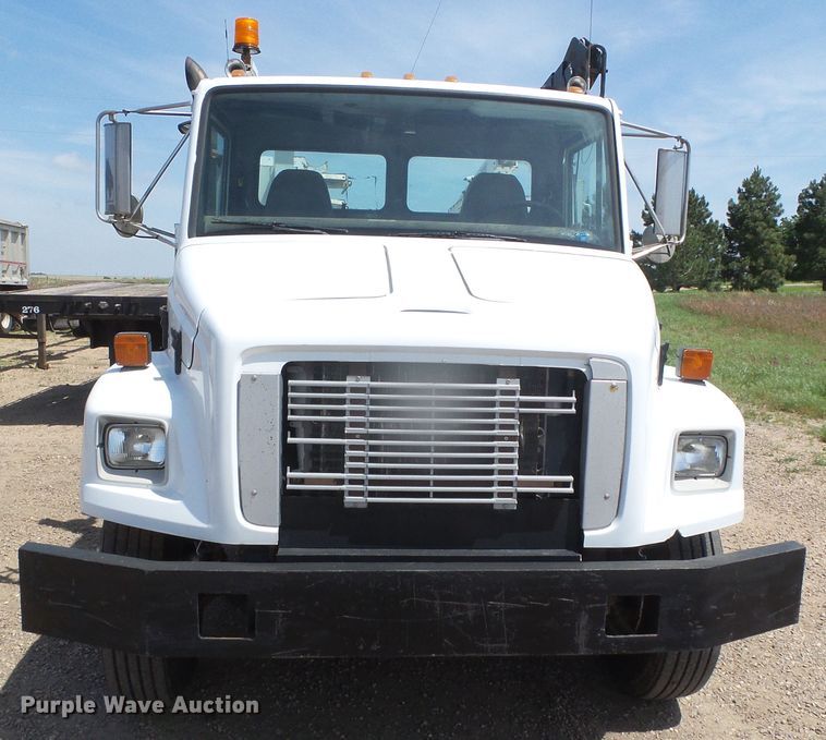 image for item DI5658 2003 Freightliner FL70  utility / service truck