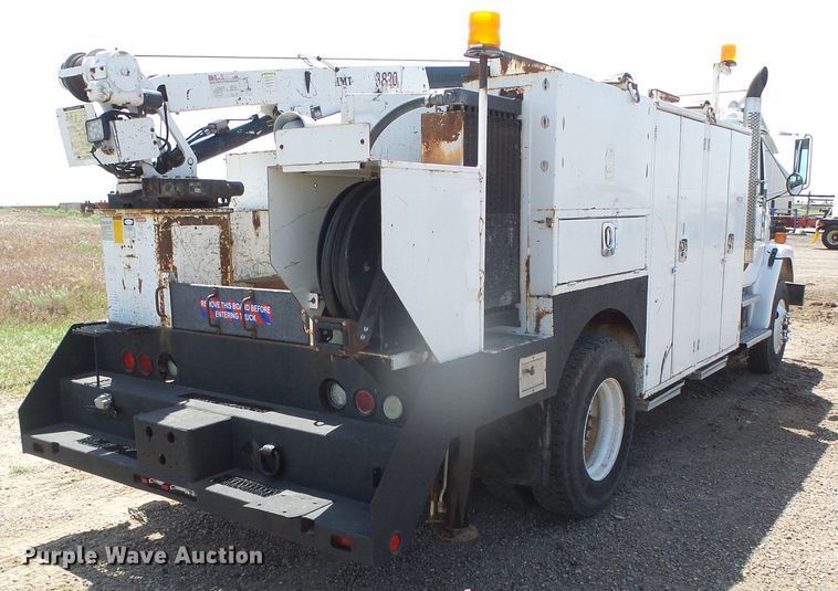 image for item DI5658 2003 Freightliner FL70  utility / service truck