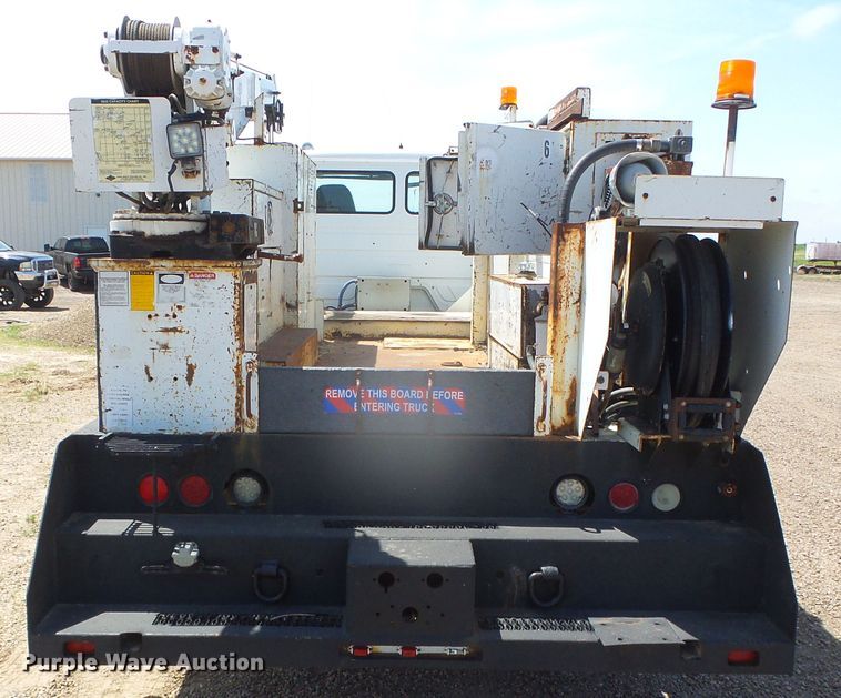 image for item DI5658 2003 Freightliner FL70  utility / service truck