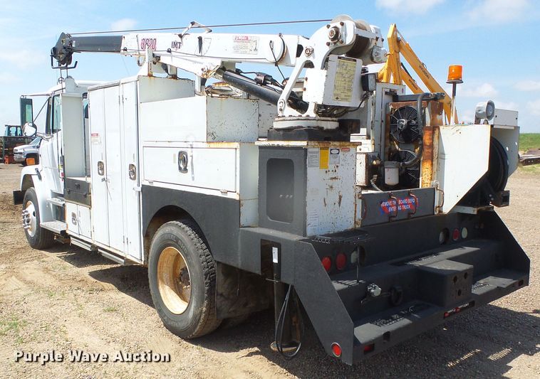 image for item DI5658 2003 Freightliner FL70  utility / service truck