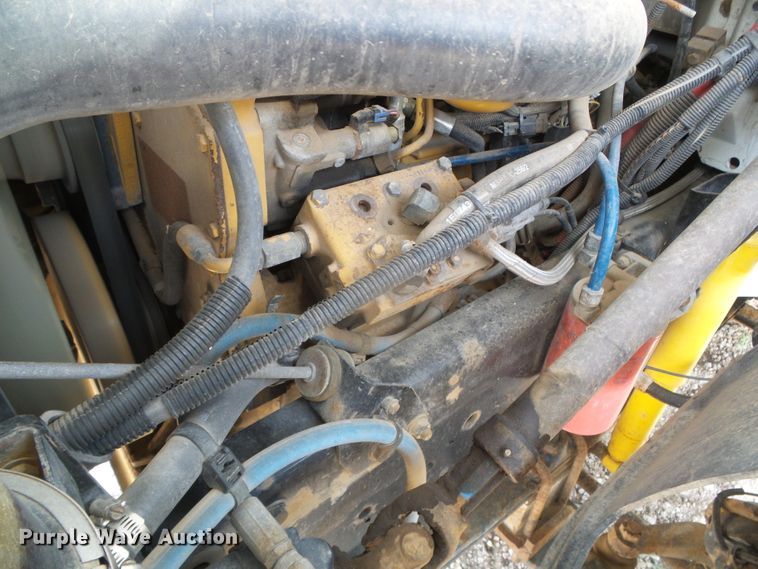 image for item DI5658 2003 Freightliner FL70  utility / service truck