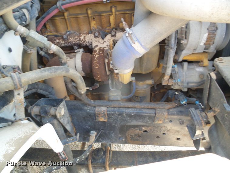 image for item DI5658 2003 Freightliner FL70  utility / service truck