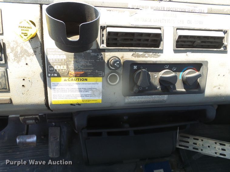 image for item DI5658 2003 Freightliner FL70  utility / service truck