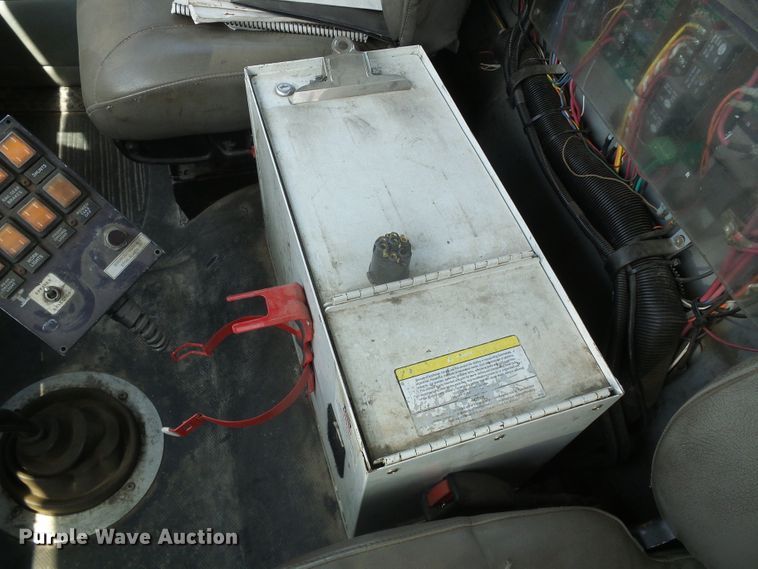 image for item DI5658 2003 Freightliner FL70  utility / service truck