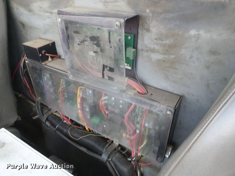 image for item DI5658 2003 Freightliner FL70  utility / service truck