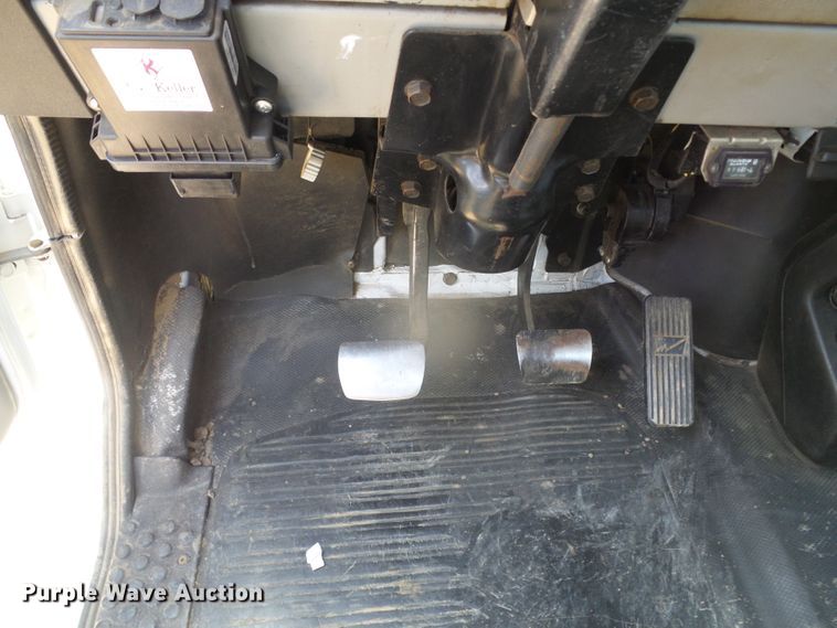 image for item DI5658 2003 Freightliner FL70  utility / service truck