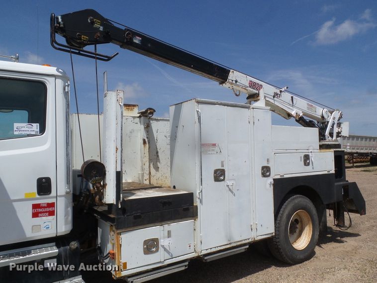 image for item DI5658 2003 Freightliner FL70  utility / service truck