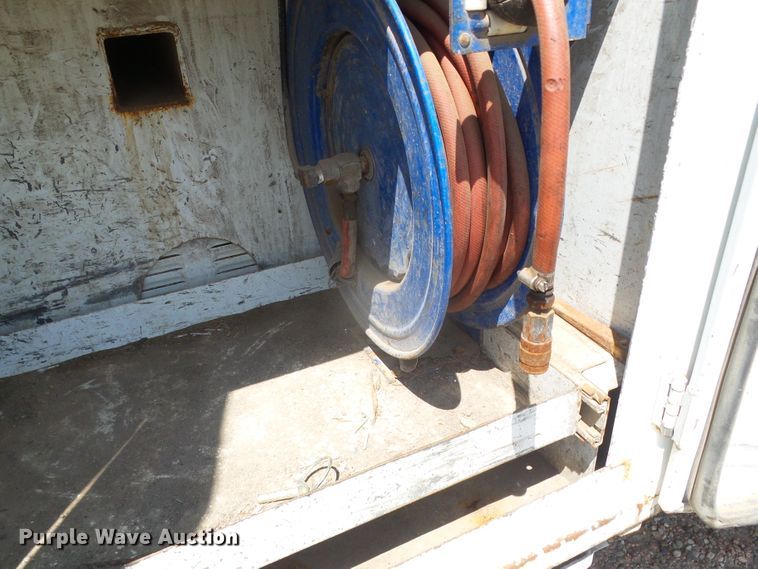 image for item DI5658 2003 Freightliner FL70  utility / service truck