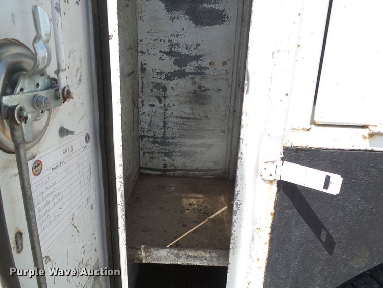 image for item DI5658 2003 Freightliner FL70  utility / service truck