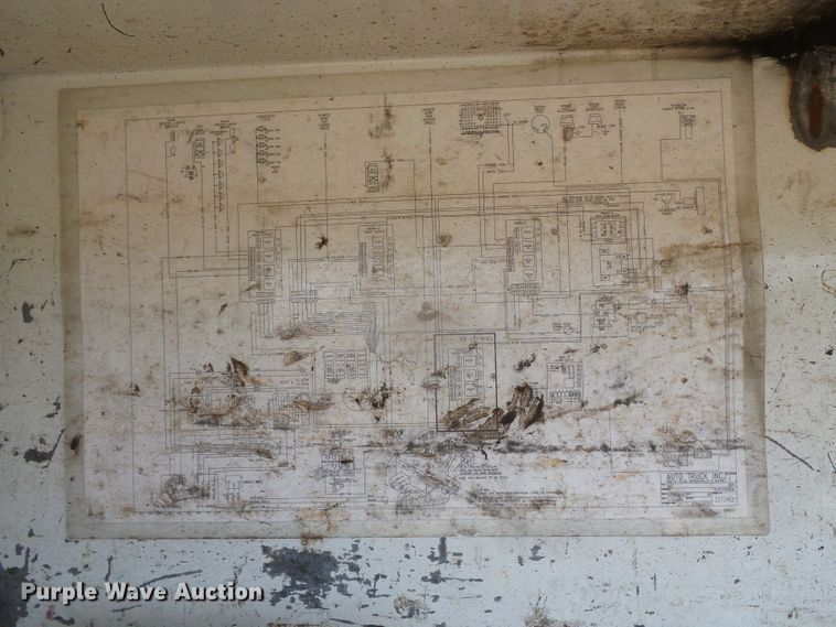 image for item DI5658 2003 Freightliner FL70  utility / service truck