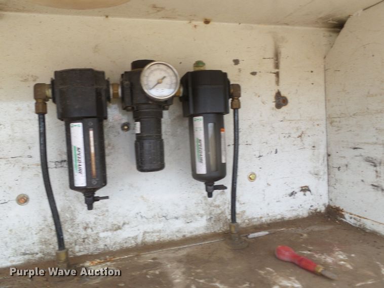 image for item DI5658 2003 Freightliner FL70  utility / service truck