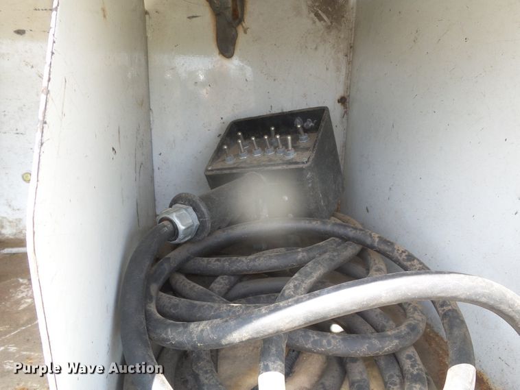 image for item DI5658 2003 Freightliner FL70  utility / service truck