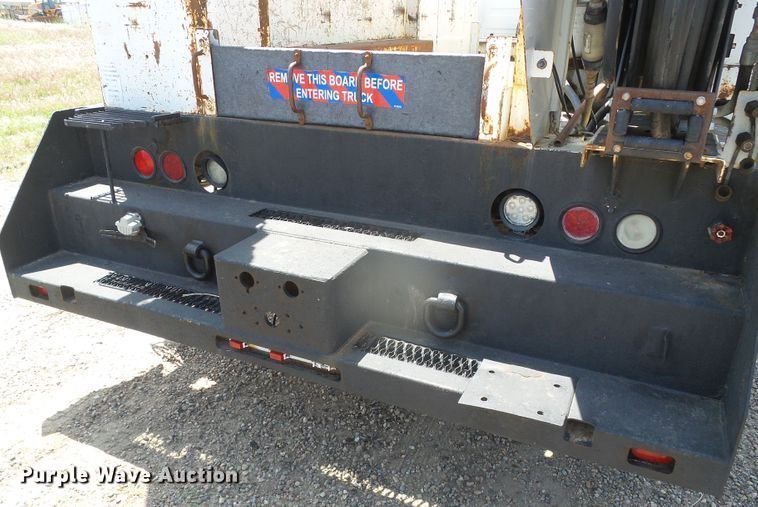 image for item DI5658 2003 Freightliner FL70  utility / service truck