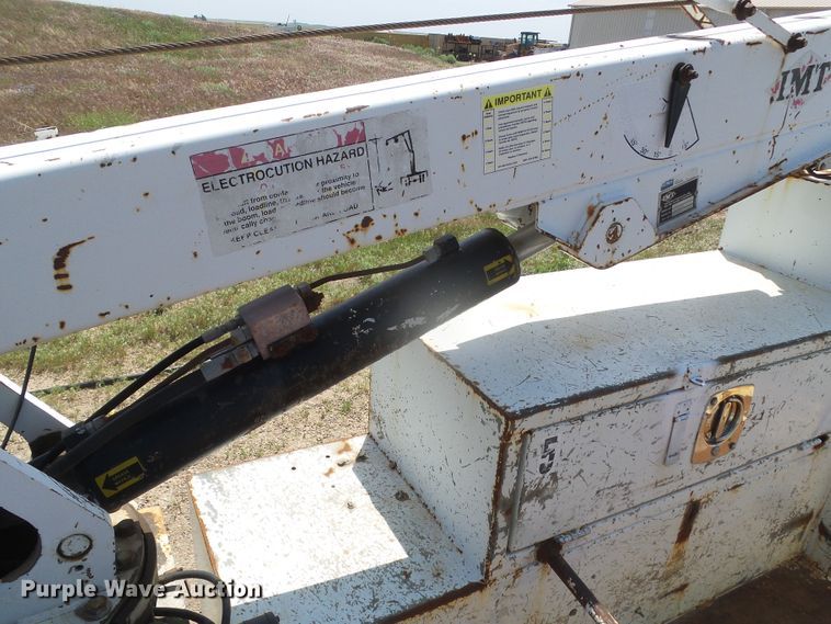 image for item DI5658 2003 Freightliner FL70  utility / service truck