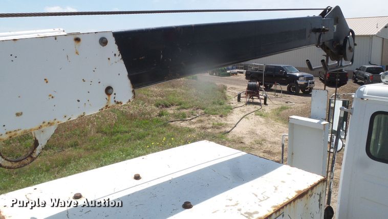 image for item DI5658 2003 Freightliner FL70  utility / service truck