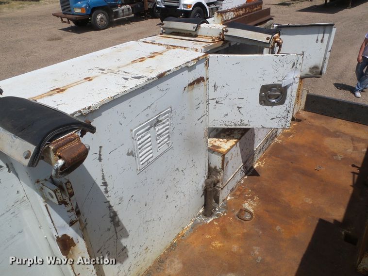 image for item DI5658 2003 Freightliner FL70  utility / service truck