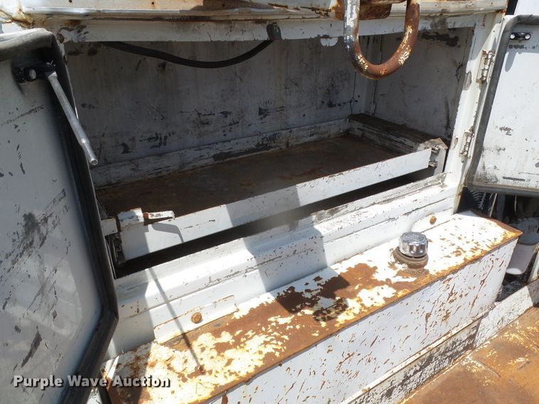 image for item DI5658 2003 Freightliner FL70  utility / service truck