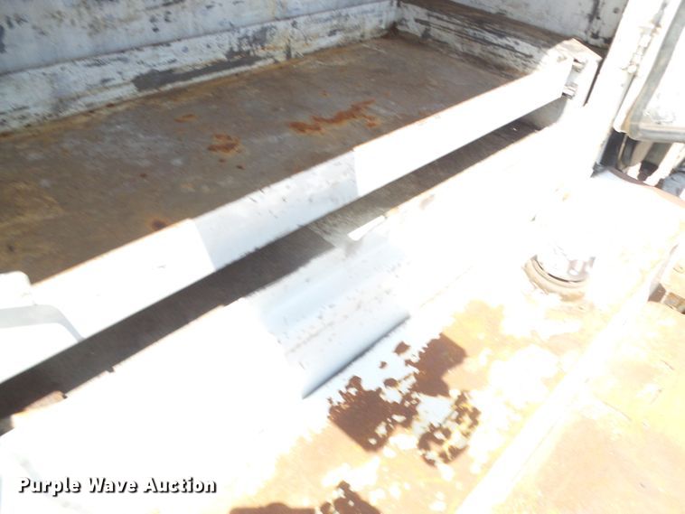 image for item DI5658 2003 Freightliner FL70  utility / service truck