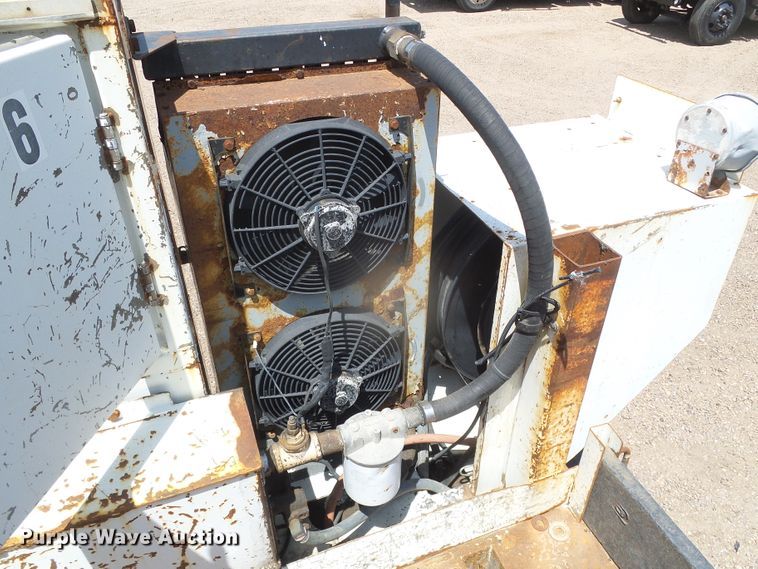 image for item DI5658 2003 Freightliner FL70  utility / service truck