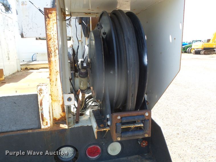 image for item DI5658 2003 Freightliner FL70  utility / service truck