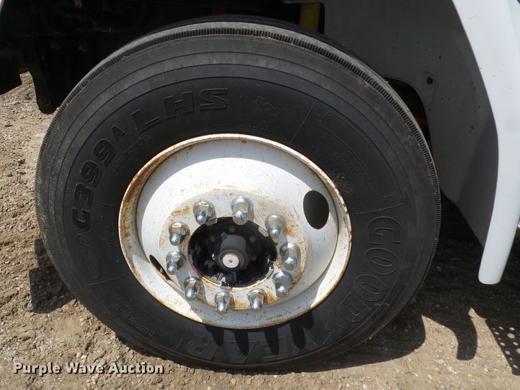 image for item DI5658 2003 Freightliner FL70  utility / service truck