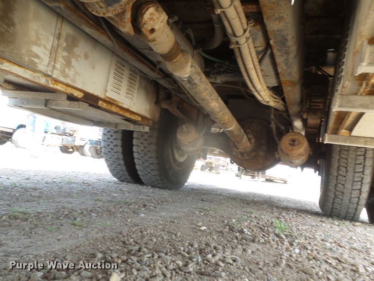 image for item DI5658 2003 Freightliner FL70  utility / service truck