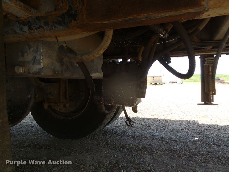 image for item DI5658 2003 Freightliner FL70  utility / service truck