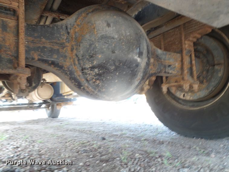 image for item DI5658 2003 Freightliner FL70  utility / service truck