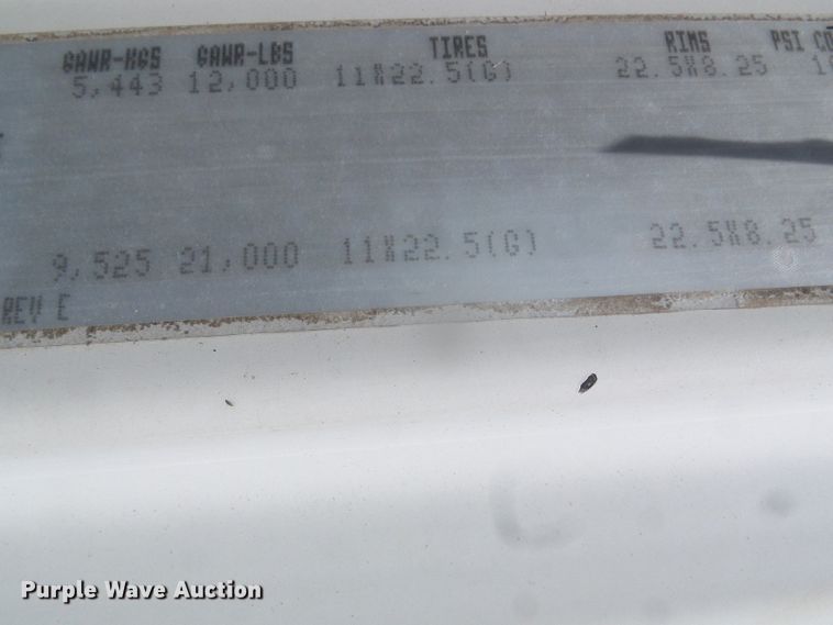 image for item DI5658 2003 Freightliner FL70  utility / service truck