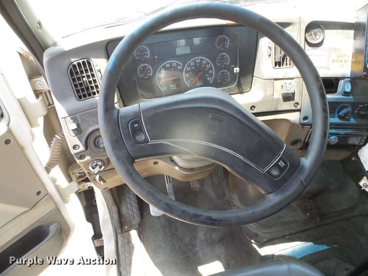 image for item DI5659 2007 Sterling L-Line  utility / service truck