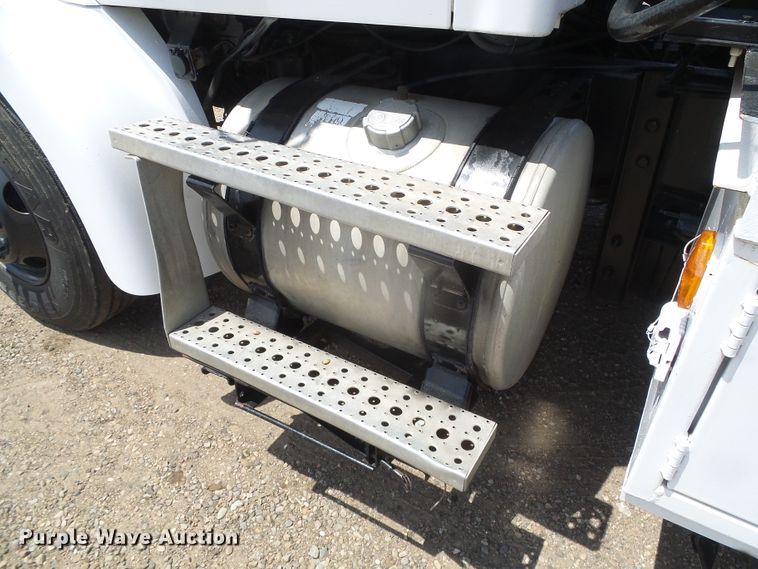 image for item DI5659 2007 Sterling L-Line  utility / service truck