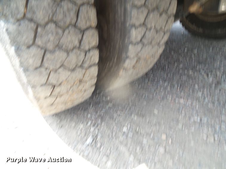 image for item DI5659 2007 Sterling L-Line  utility / service truck