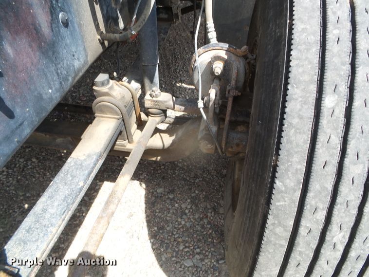 image for item DI5660 2002 Mack CH600  semi truck