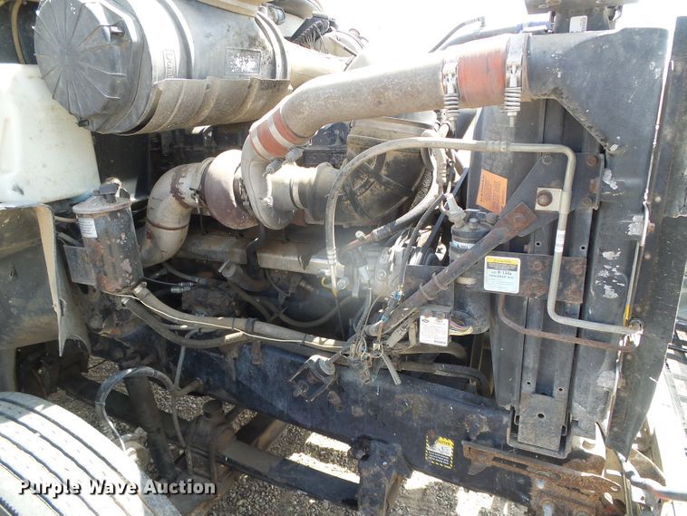 image for item DI5660 2002 Mack CH600  semi truck