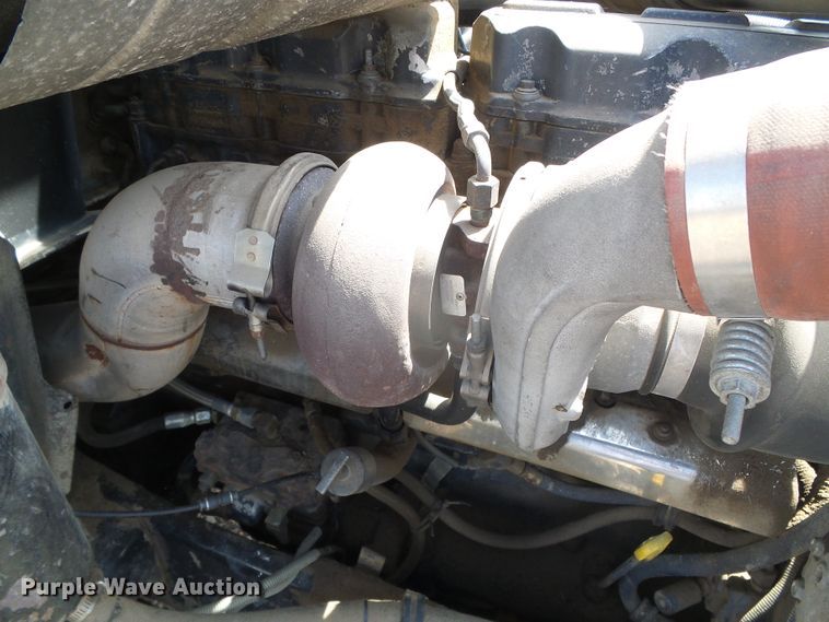 image for item DI5660 2002 Mack CH600  semi truck