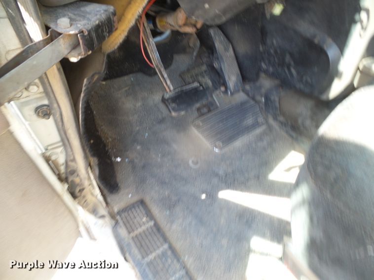 image for item DI5660 2002 Mack CH600  semi truck