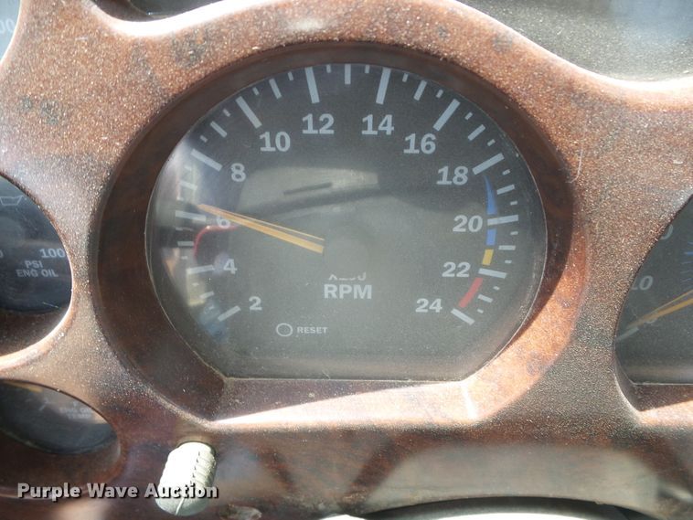 image for item DI5660 2002 Mack CH600  semi truck