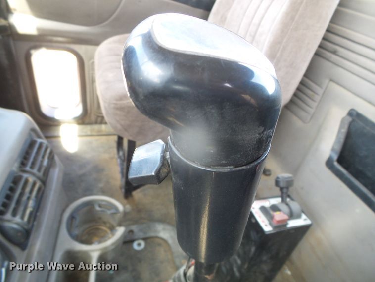 image for item DI5660 2002 Mack CH600  semi truck