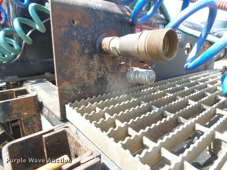 image for item DI5660 2002 Mack CH600  semi truck