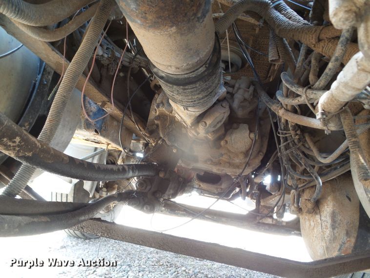 image for item DI5660 2002 Mack CH600  semi truck