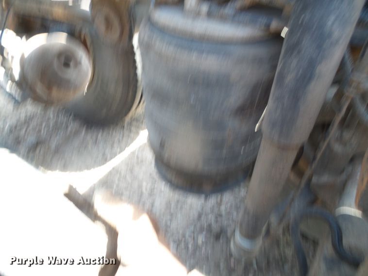 image for item DI5660 2002 Mack CH600  semi truck