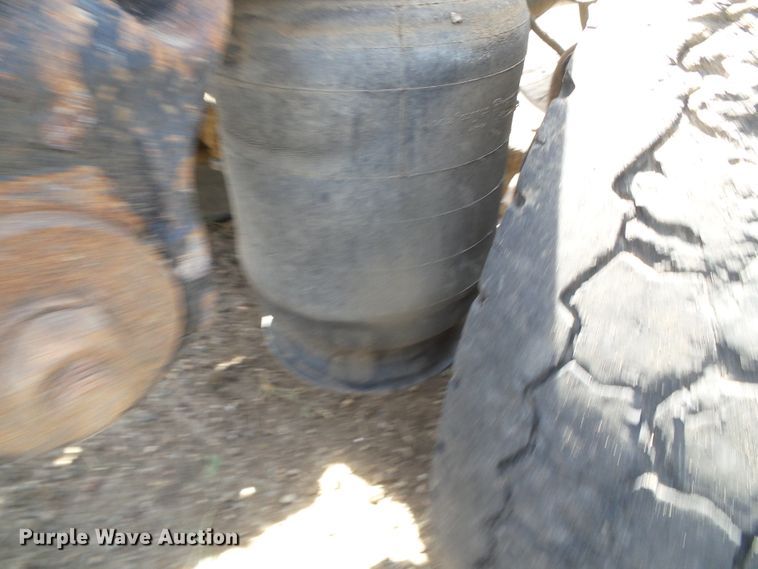 image for item DI5660 2002 Mack CH600  semi truck