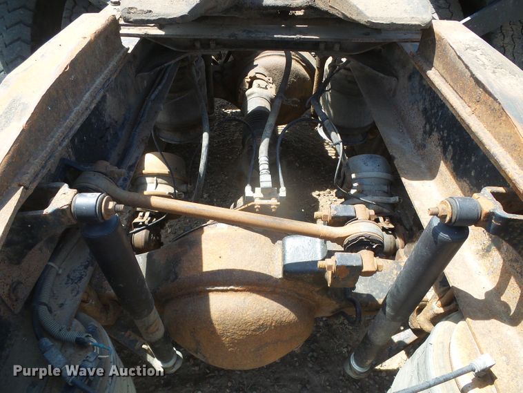 image for item DI5660 2002 Mack CH600  semi truck