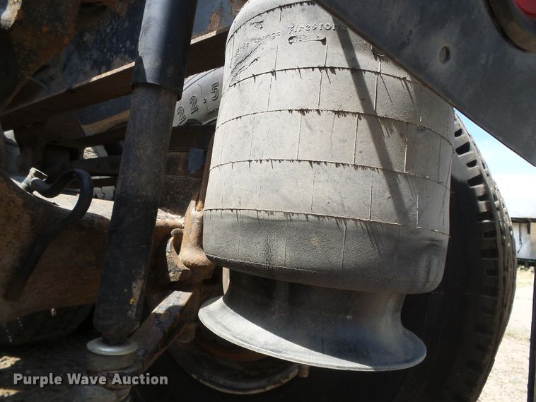 image for item DI5660 2002 Mack CH600  semi truck